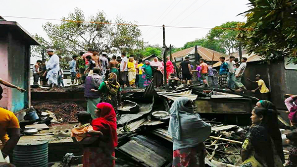 হোমনার ভয়াবহ অগ্নিকান্ডে নগদ টাকা সহ ২৫ লক্ষাধিক টাকার ক্ষয়ক্ষতি