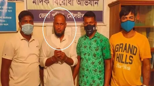 কুখ্যাত ডাকাত ও অস্ত্র মামলাসহ পলাতক মোস্তাক আটক