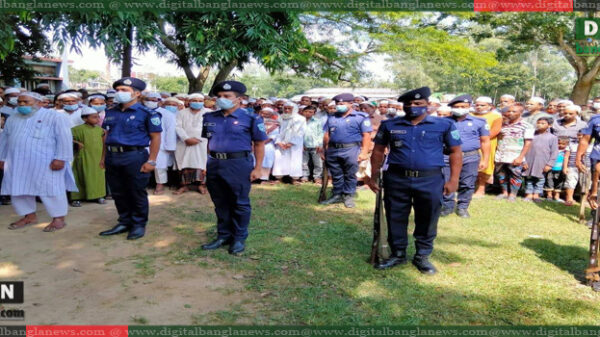 নবাবগঞ্জে বীর মুক্তিযোদ্ধার আশরাফ আলীর রাষ্ট্রীয় মর্যাাদায় দাফন সম্পন্ন