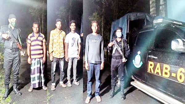 সাতক্ষীরায় র‍্যাবের অভিযানে মাদকসহ ৪ ব্যবসায়ী আটক