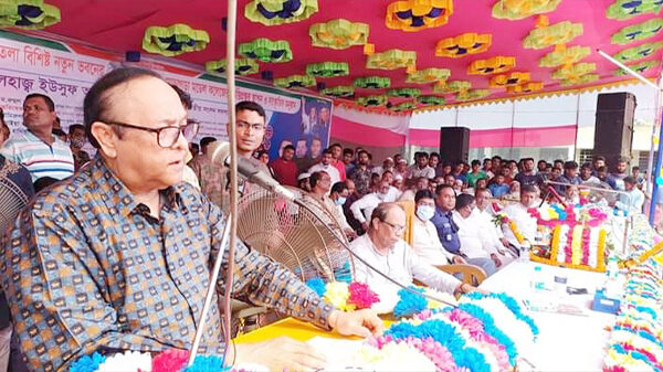 মুরাদনগরে বর্ণাঢ্য অয়োজনে মোচাগড়া মডেল কলেজের ভিত্তিপ্রস্তর স্থাপন ও নতুন ভবনের উদ্বোধন