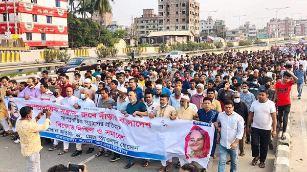 স্বাধীনতাবিরোধী শক্তি ও বিএনপি-জামাত পরিকল্পিত ভাবে দেশে অস্থিতিশীলতা তৈরি করার জন্য সাম্প্রদায়িক সন্ত্রাস সৃষ্টি করছে