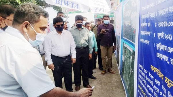কুড়িগ্রামের চিলমারী নৌ-বন্দর পরিদর্শন করলেন নৌ-পরিবহন সচিব