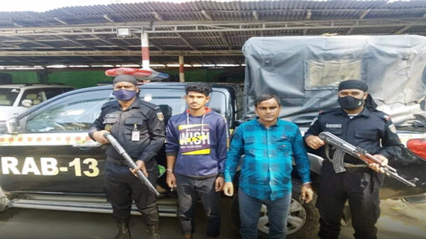 ভুরুঙ্গামারীতে র‍্যাবের হাতে গাঁজাসহ পিতা- পুত্র আটক