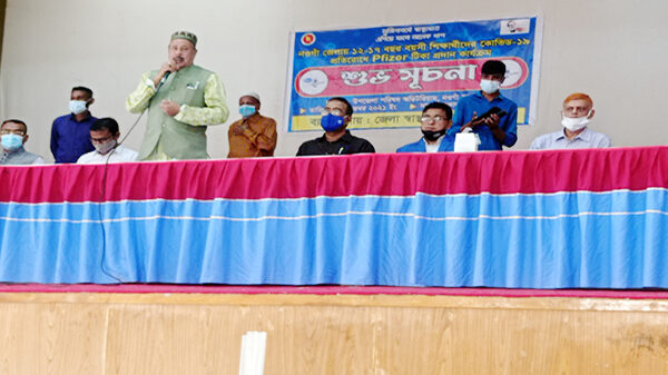 নওগাঁয় এইচ এস সি পরীক্ষার্থীদের করোনা প্রতিষেধক টিকা প্রদান করা হয়েছে