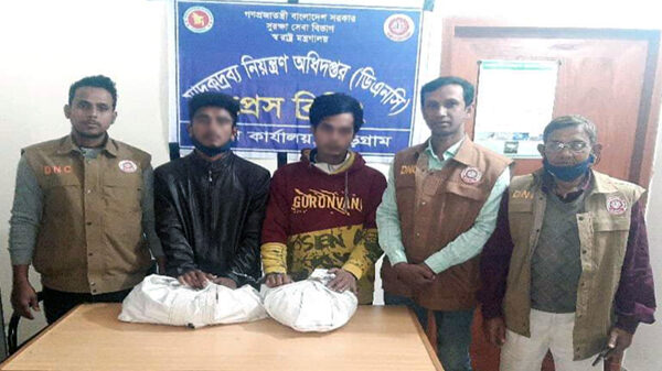 কুড়িগ্রামে ডিএনসি'র অভিযানে সাড়ে চার লাখ টাকার ফেনসিডিল ও মোটরসাইকেল জব্দ, আটক-২