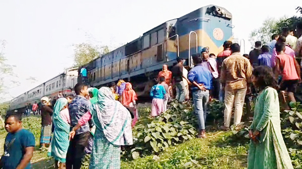 নীলফামারীতে ট্রেনে কাটা পড়ে প্রাণ গেল ৪ জনের