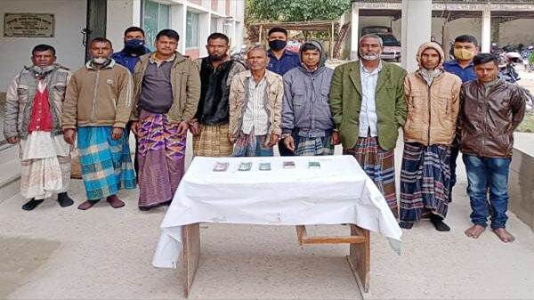 ফুলবাড়ীতে ৯ জুয়ারী আটক