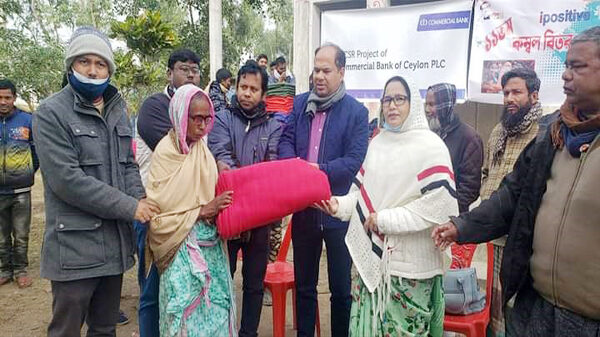রাণীশংকৈলে হতদরিদ্র শীতার্তদের মাঝে কম্বল বিতরণ