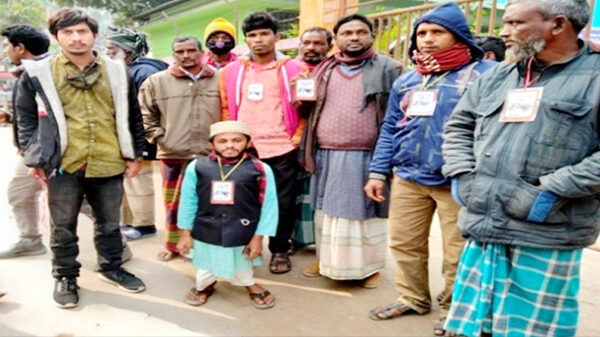 ছোট কাঁধে জনসেবার গুরুদায়িত্ব নিতে চান খর্বকায় মোশারফ হোসেন মশু