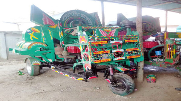 নওগাঁয় ভূর্তকীর পাওয়ার থ্রেসার মেশিন সরবরাহে কৃষি কর্মকর্তা ও নিবন্ধিত ওয়ার্কশপ মালিকদের বিরুদ্ধে দূর্নীতির অভিযোগ