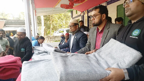 রায়পু‌রে শীতার্ত‌দের মা‌ঝে বি.এম সাবাব ফাউ‌ন্ডেশ‌নের শীতবস্ত্র বিতরন