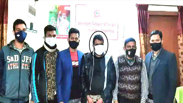 ঠাকুরগাঁওয়ে ২১০ পিস ইয়াবাসহ গ্রেফতার-১