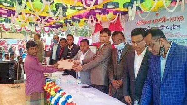 ঠাকুরগাঁওয়ে বালিয়াডাঙ্গীতে প্রাণী প্রদর্শনী মেলা অনুষ্ঠিত