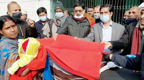 ঠাকুরগাঁওয়ে এমপি পুত্রের উদ্যোগে দুই সহস্রাধিক কম্বল বিতরণ