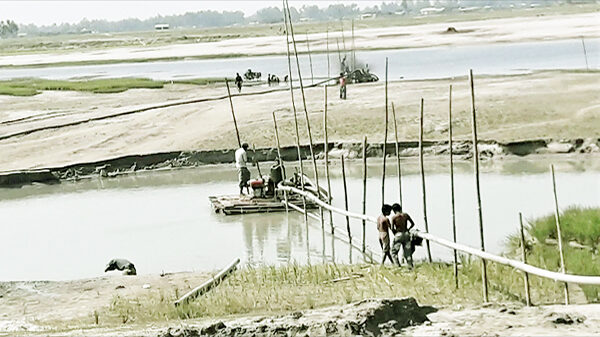 অবৈধ বালু উত্তোলনের মহোৎসব, প্রশাসন নীরব