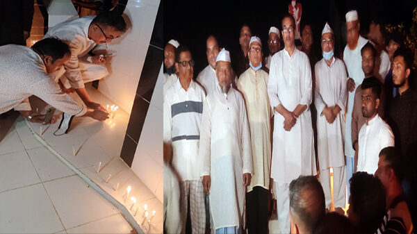 ফটিকছড়ির গোপাল ঘাট্টায় শহীদ মিনারে মোমবাতি জ্বালিয়ে ২৫শে মার্চ কালরাত্রিতে শহীদদের স্মরন