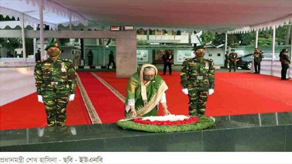 জাতির পিতা বঙ্গবন্ধুর প্রতি প্রধানমন্ত্রীর শ্রদ্ধা নিবেদন