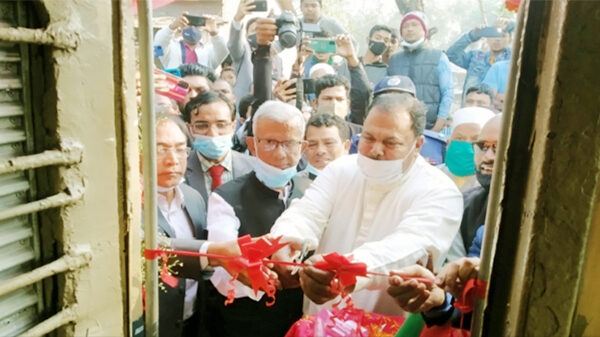 কুড়িগ্রামের চিলমারীতে কমিউটার ট্রেন চালু
