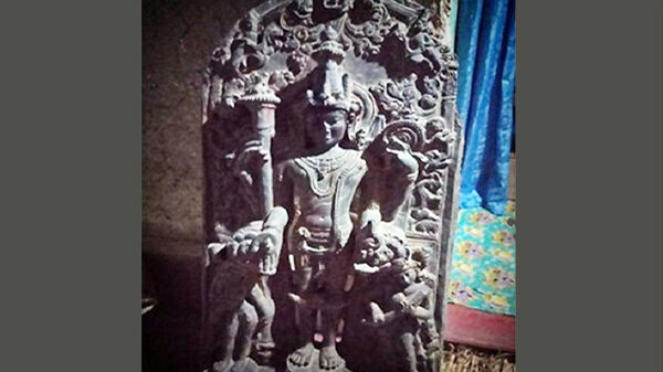 বিশ কোটি টাকার বিষ্ণু মূর্তিসহ আটক বিএনপির দুই নেতা