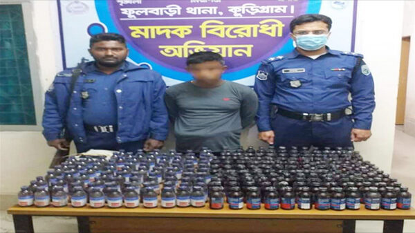 ফুলবাড়ীতে ১৪০ বোতল ফেনসিডিল ও ৯৬ এস্কাফ মাদক সহ একজন আটক