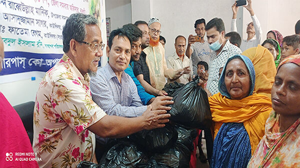 নওগাঁয় ঈদ সামগ্রী বিতরন