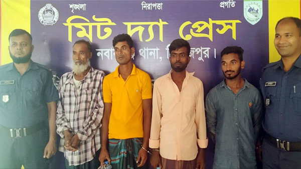 নবাবগঞ্জে ওয়ারেন্ট ভুক্ত ৪ (চার) পলাতক আসামী গ্রেপ্তার