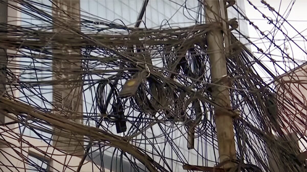 তারবিহীন ঢাকা নগরী স্বপ্নের দ্বারপ্রান্তে!