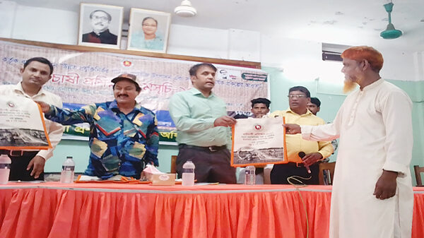 নবাবগঞ্জে পাট চাষীদের প্রশিক্ষণ কর্মশালা অনুষ্ঠিত