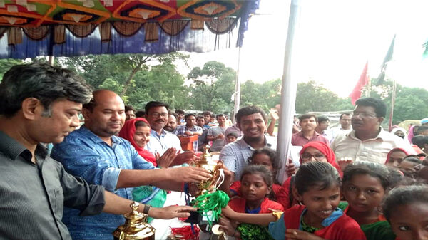 রাণীশংকৈল বঙ্গবন্ধু ও বঙ্গমাতা গোল্ডকাপ ফুটবল টুর্নামেন্টের চুড়ান্ত খেলা অনুষ্ঠিত