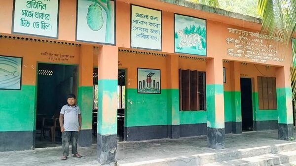বগুড়ার শেরপুরে শ্যামনগর সরকারি প্রাথমিক বিদ্যালয়ে তিন শিক্ষার্থীর তিন জন শিক্ষক!