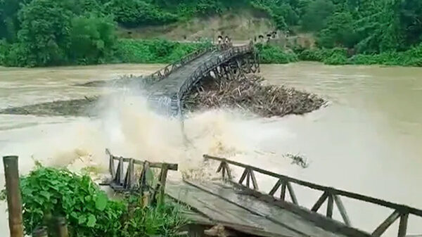 আসাম-মেঘালয়ে বন্যা পরিস্থিতির অবনতি, মৃত বেড়ে ৩১