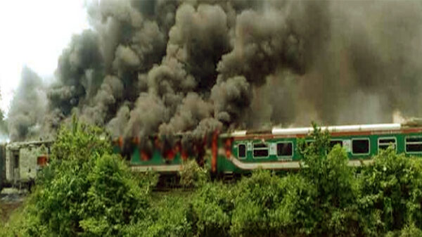 পারাবত এক্সপ্রেসের আগুন নিয়ন্ত্রণে, ঢাকা-সিলেট-চট্টগ্রাম রেল যোগাযোগ বন্ধ