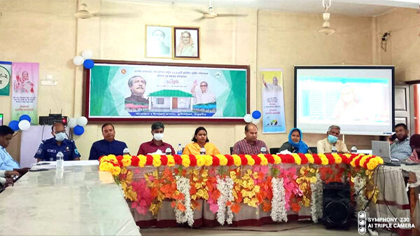 রাণীশংকৈলে দলিলসহ জমি ও ঘর পেলেন ৪২৫ টি ভূমিহীন ও গৃহহীন পরিবার