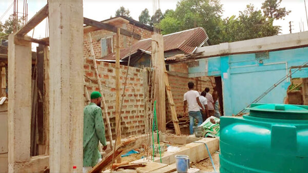 মৌলভীবাজারে জোর পূর্বক ঘর কেটে ফেলার অভিযোগ
