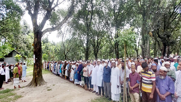 হাজারো মুসল্লির উপস্থিতিতে রাণীশংকৈলে শিক্ষক আইরিনের জানাযা নামাজ সম্পন্ন