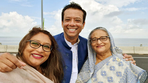 ছেলে ও মেয়েকে নিয়ে পদ্মা সেতুতে হাস্যোজ্জ্বল প্রধানমন্ত্রী