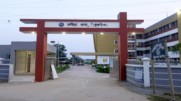 ঠাকুরগাঁওয়ে ১৬০ বোতল ফেনসিডিলসহ গ্রেফতার-১