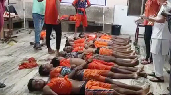 ভারতে সাউন্ডবক্স থেকে বিদ্যুৎস্পৃষ্ট হয়ে ১০ পুণ্যার্থী নিহত