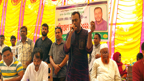 রানীশংকৈলে নব নির্বাচতি ইউপি চেয়ারম্যান আব্দুল বারীর দায়িত্বভার গ্রহণ
