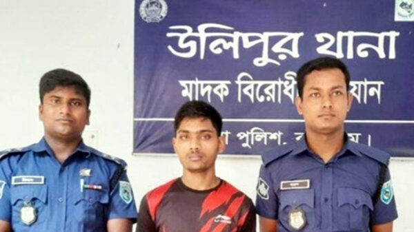 উলিপুরে ইয়াবা সহ মাদক ব্যবসায়ী আটক