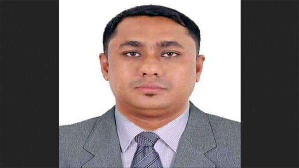 রিকশা চালককে পেটানোর দায়ে যুবককের গ্রেপ্তারি পরোয়ানা জারি