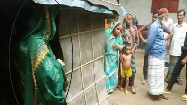 রায়পুরায় স্বামীকে তালাক দিয়ে প্রেমিকের বাড়িতে অনশনে প্রেমিকা