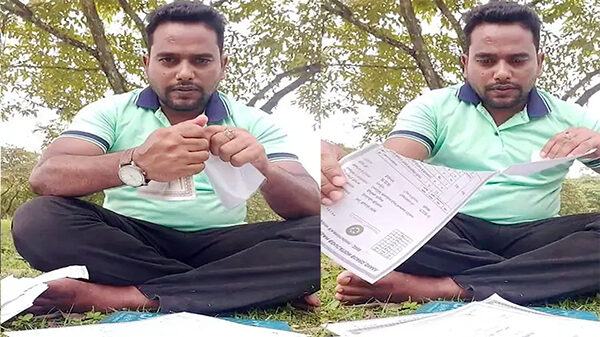 চাকরি না পাওয়ায় ক্ষোভে একাডেমিক সনদ ছিঁড়লেন যুবক