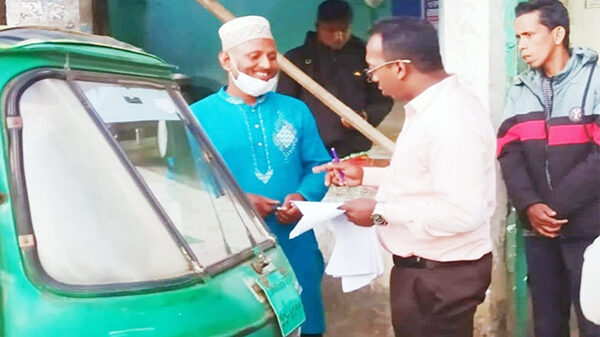 কুলাউড়ায় যানজট নিরসনে মোবাইল কোর্ট পরিচালনা