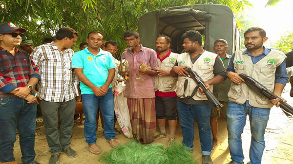 শ্রীমঙ্গলে পরিয়ারী পাখি উদ্ধার, শিকারীকে জরিমানা