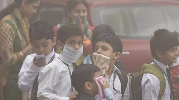 ভয়াবহ বায়ু দূষণে দিল্লির সব প্রাথমিক শিক্ষাপ্রতিষ্ঠান বন্ধ ঘোষণা