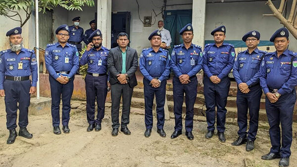 সিলেট রেঞ্জ ডিআইজি কমলগঞ্জের ইমিগ্ৰেশন পরিদর্শনে