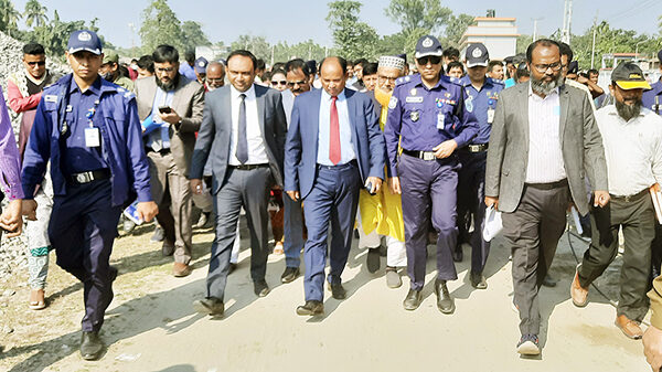 ১৪০ কোটি টাকা ব্যয়ে নীলফামারীর চিলাহাটি রেল স্টেশনের উন্নয়ন কাজ পরিদর্শনেঃ রেলপথ মন্ত্রী