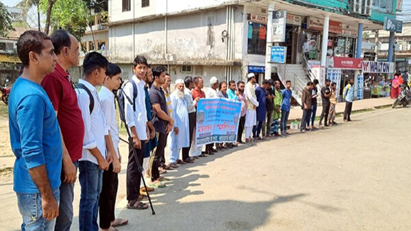 পানির সঙ্কটে খা খা করছে হাওর এলাকা